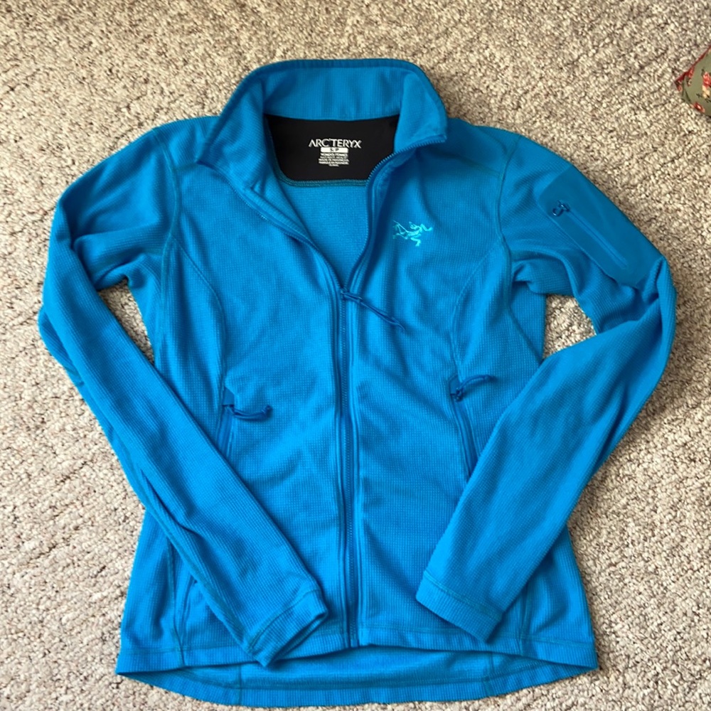 Arc’teryx long sleeve full zip up top